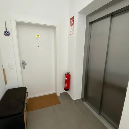 Moderne Kaminstube